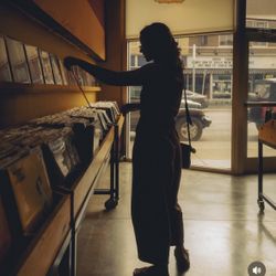 Women’s Linen pants (draw-string) Size M (long)