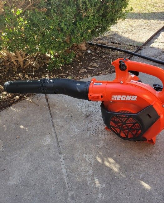ECHO
170 MPH 453 CFM 25.4 cc Gas 2-Stroke Handheld Leaf Blower