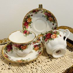 Royal Albert Old Country Roses Teacup& Saucer (pair)