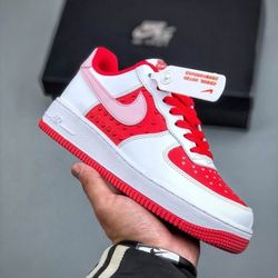Air Force 1’s “Valentine’s Edition”