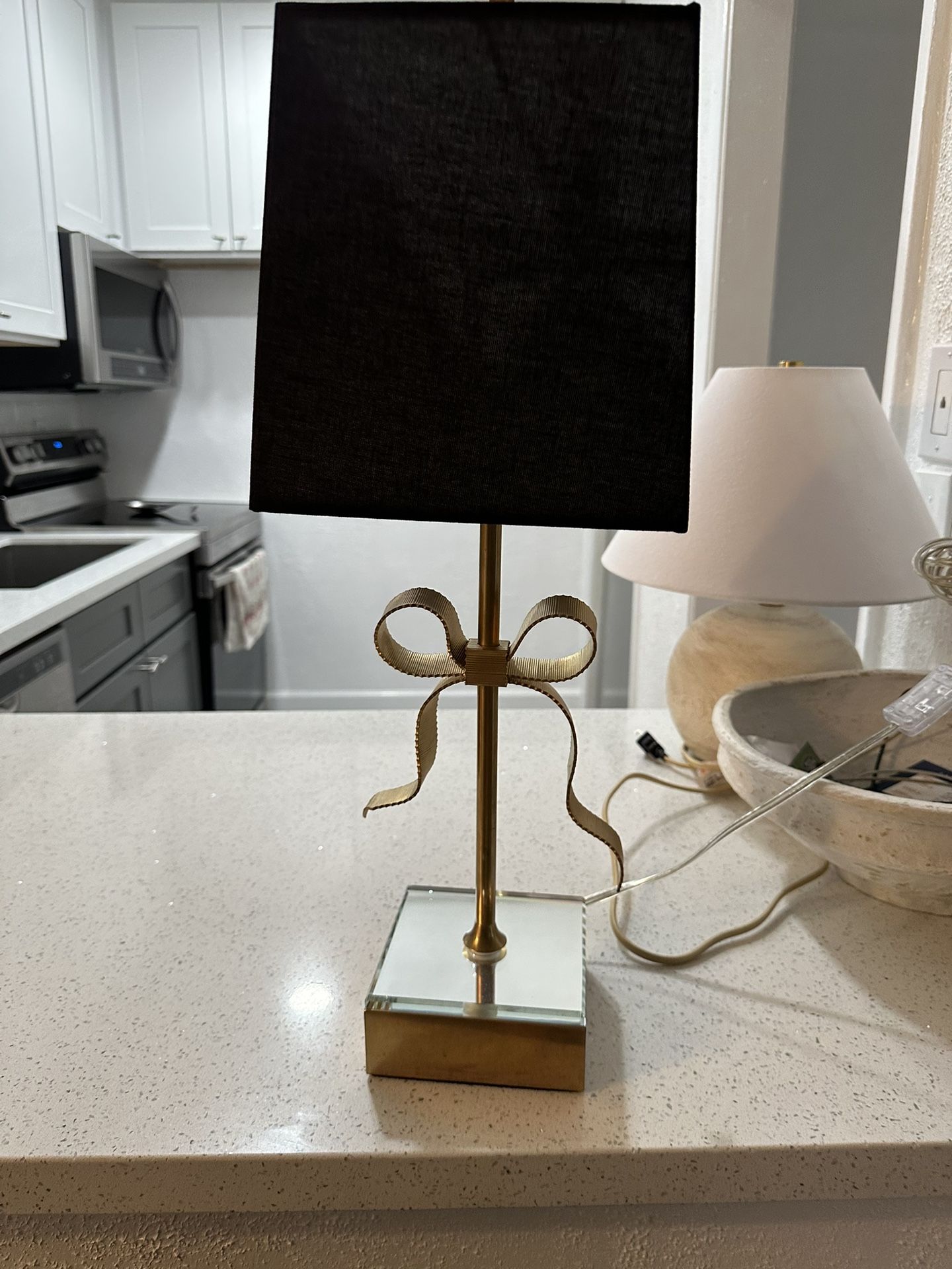 Like New Kate Spade Ellery Gros-Grain Bow Table Lamp