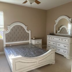 Jerome’s Furniture Set (Queen Size) 