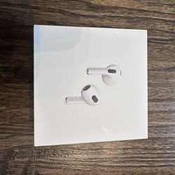 Apple AirPod with MagSafe Wireless Charging Case (3rd Gen)