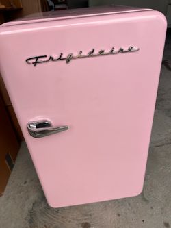 Mini fridge