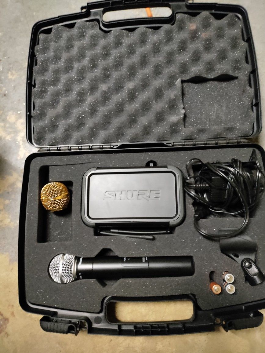 Shure SM58 PGX Series Wireless Microphone System With Case