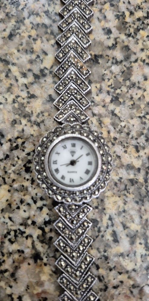 VINTAGE SILVER 925 LAD8ES DIAMOND WRISTWATCH