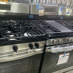 Necesita Una Estufa Tenemos Nuevas Y  Usadas Llévesela Y Pague Después  Para Más Detalles Mande Un Texto o Llame 