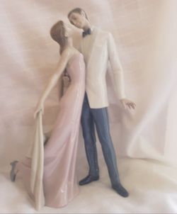 Llardo Porcelain   # 6475  " Happy Anniversary " Dancing Couple Figurine