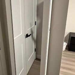 Like New Beautiful Jewelry Cabinet/ Jewelry Box . With Mirror  