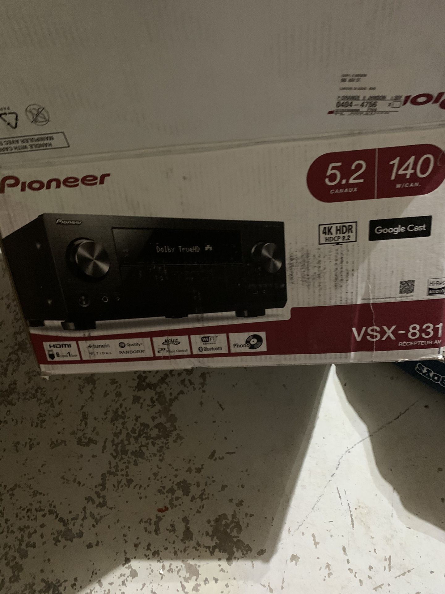 Pioneer VSX-831 Home entertainment Receiver.