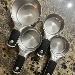 OXO Good Grips, Stainless Steel, Magnetic Measuring Cups for Sale in Fort  Lauderdale, FL - OfferUp