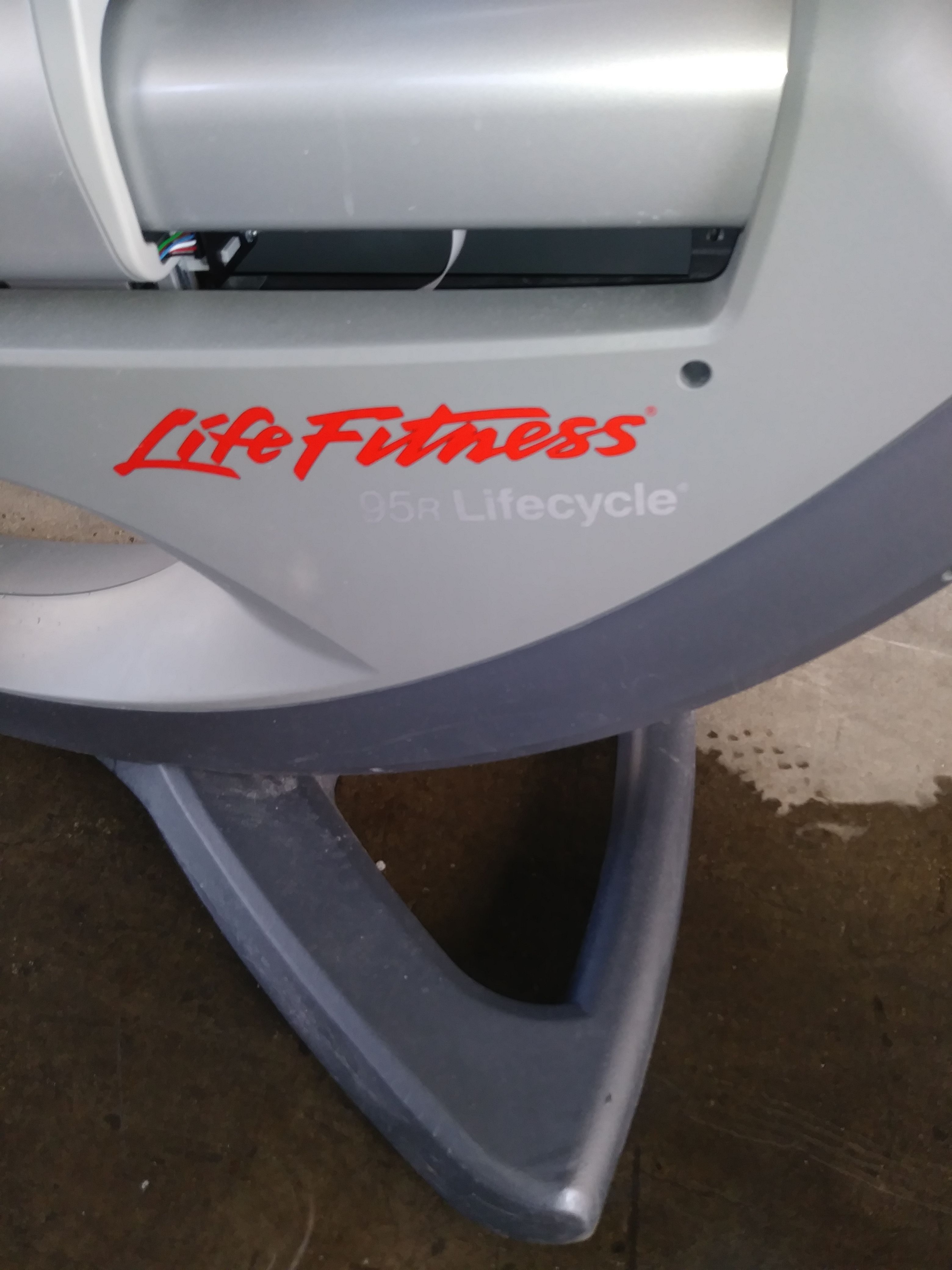 Life fitness 95r cycle recumbent bike commercial