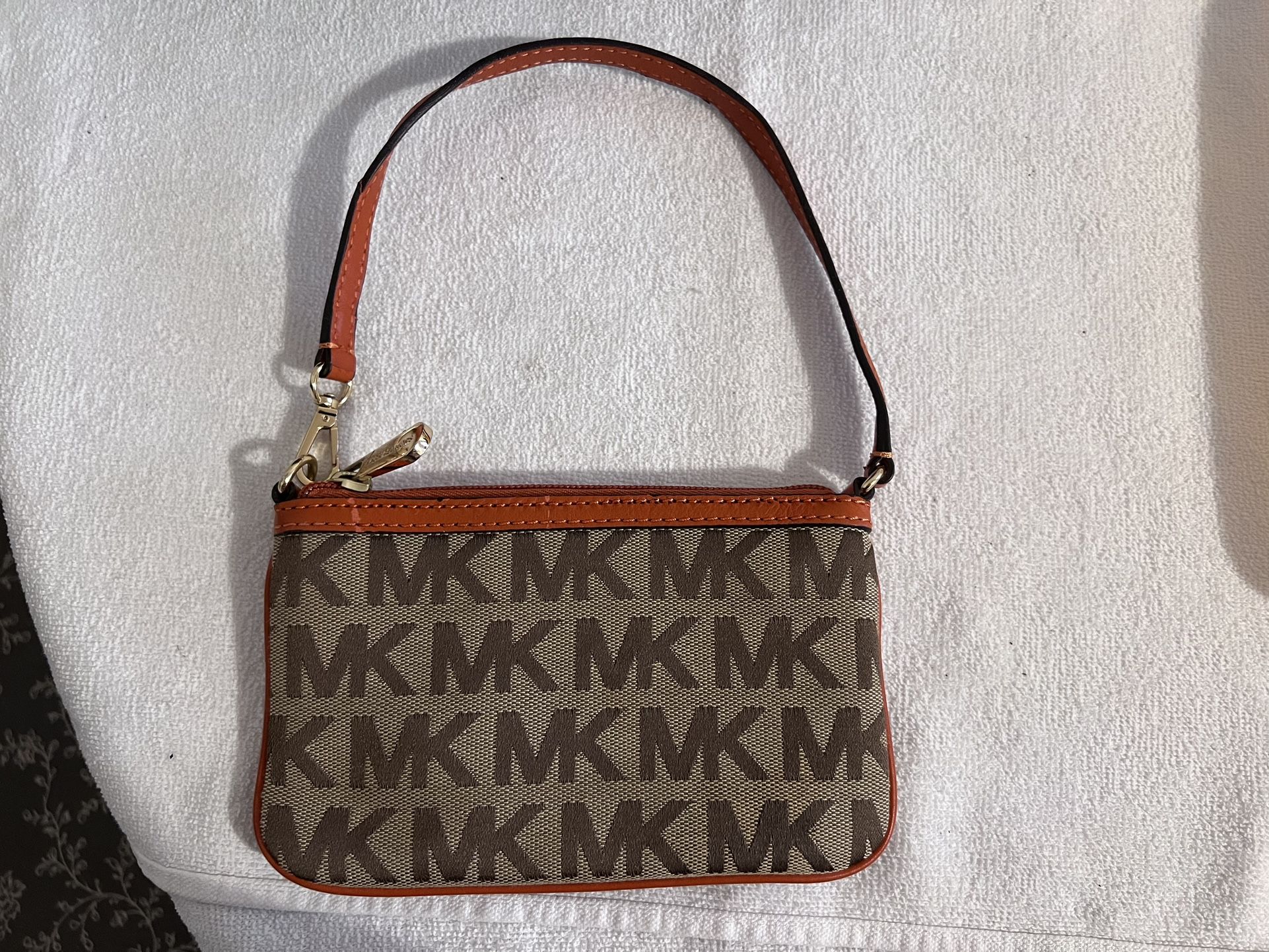 MICHEAL KORS WRISTLET BAG