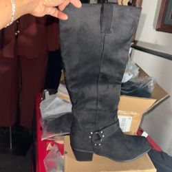 New Size 9.1/2 Boots 