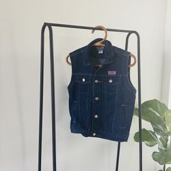 Vintage dark blue denim ecko unltd vest.  Bin S