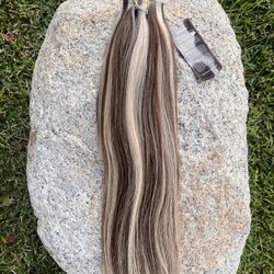 Straight Seamless Clip In Remy Real Human Hair Extensions, Invisible PU Weft, 18 Inches, 100g, 5 Pieces, Brown Blonde Highlights Mix, NEW In Open Box!