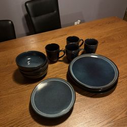 Dinnerware Set