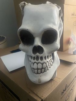 Decorative Skull Figurine Halloween Prop