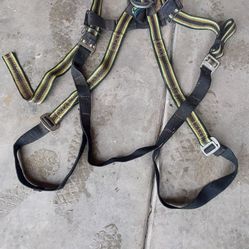 Safety Harness Full Body Harness Fall Protection with Side Rings and Dorsal D-Rings 340 lbs. Maximum Weight
