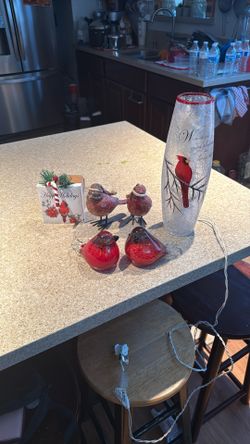 Cardinal Decor