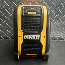 Dewalt DCR006 12v / 20v Cordless Bluetooth Speaker