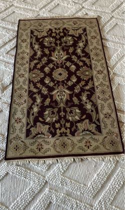 Beautiful Hand Knotted Wool Area Rug 3 X 5 Like New