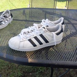 Adidas Shell Toe Size 8. 1/2