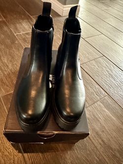 New Black Booties Size 7.5W