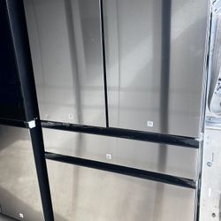 Samsung Bespoke 23 cu. ft. Counter Depth 4-Door French Door Smart Refrigerator with Beverage Center in Stainless Steel