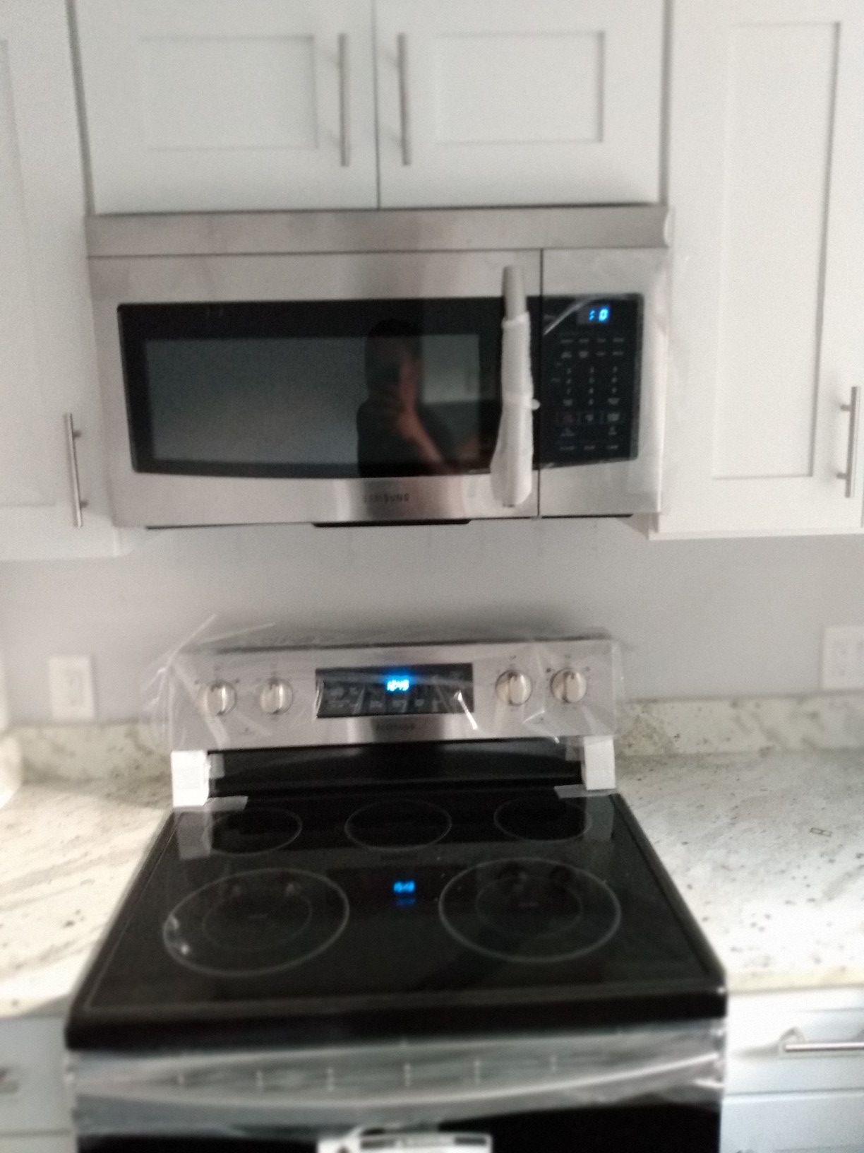 Samsung electric stove and microwave
