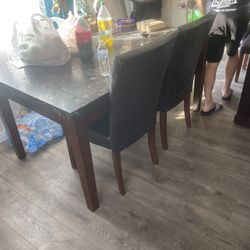 Dinning Table 