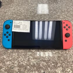 Nintendo Switch (OLED Model)