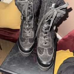 Black Women’s Boots Sz 7