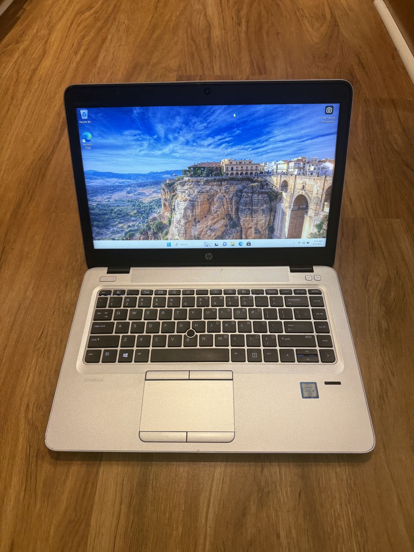 HP EliteBook 840 G3 Core i7 6th gen 16GB Ram 256GB SSD Windows 11 Pro 15” HD Screen Laptop with charger in Excellent Working condition!!!! Specificat