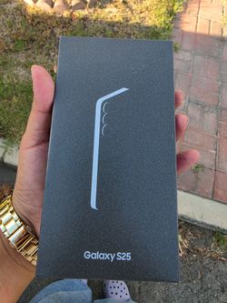 Samsung S25 Never Opened