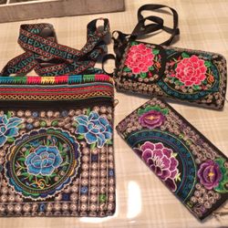 New Bundle. Wallet Wristlet Bag.