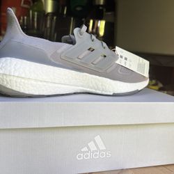 adidas Men's Ultraboost 22 Running Shoe