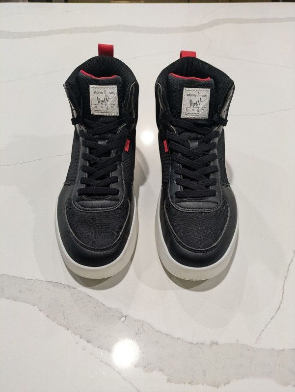 Atoms x MKBHD Model 251 Size 7 1/2 Mens - Womens 9