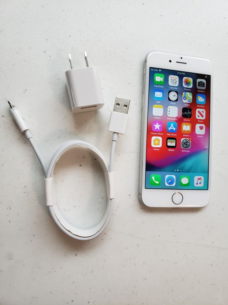 APPLE IPHONE 6 64 GB UNLOCKED COLOR SILVER INCLUDED CHARGER WORKS VERY WELL PERFECT CONDITION