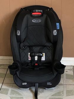 LIKE NEW GRACO SLIM FIT PLATINUM CONVERTIBLE CAR SEAT!!!!