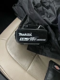 Battery makita
