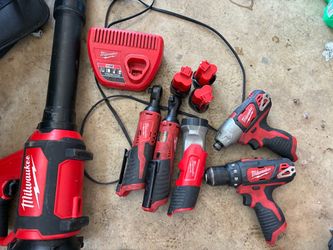 Milwaukee m12