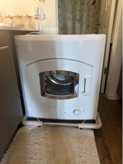 Portable Electric Clothes Dryer – Excellent Condition