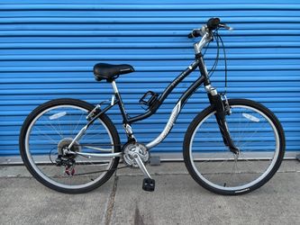 Women’s 26” Schwinn Skyliner Comfort Bike Great Condition $80