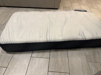 BRAND  New Twin Mattress - PERFECT Condition