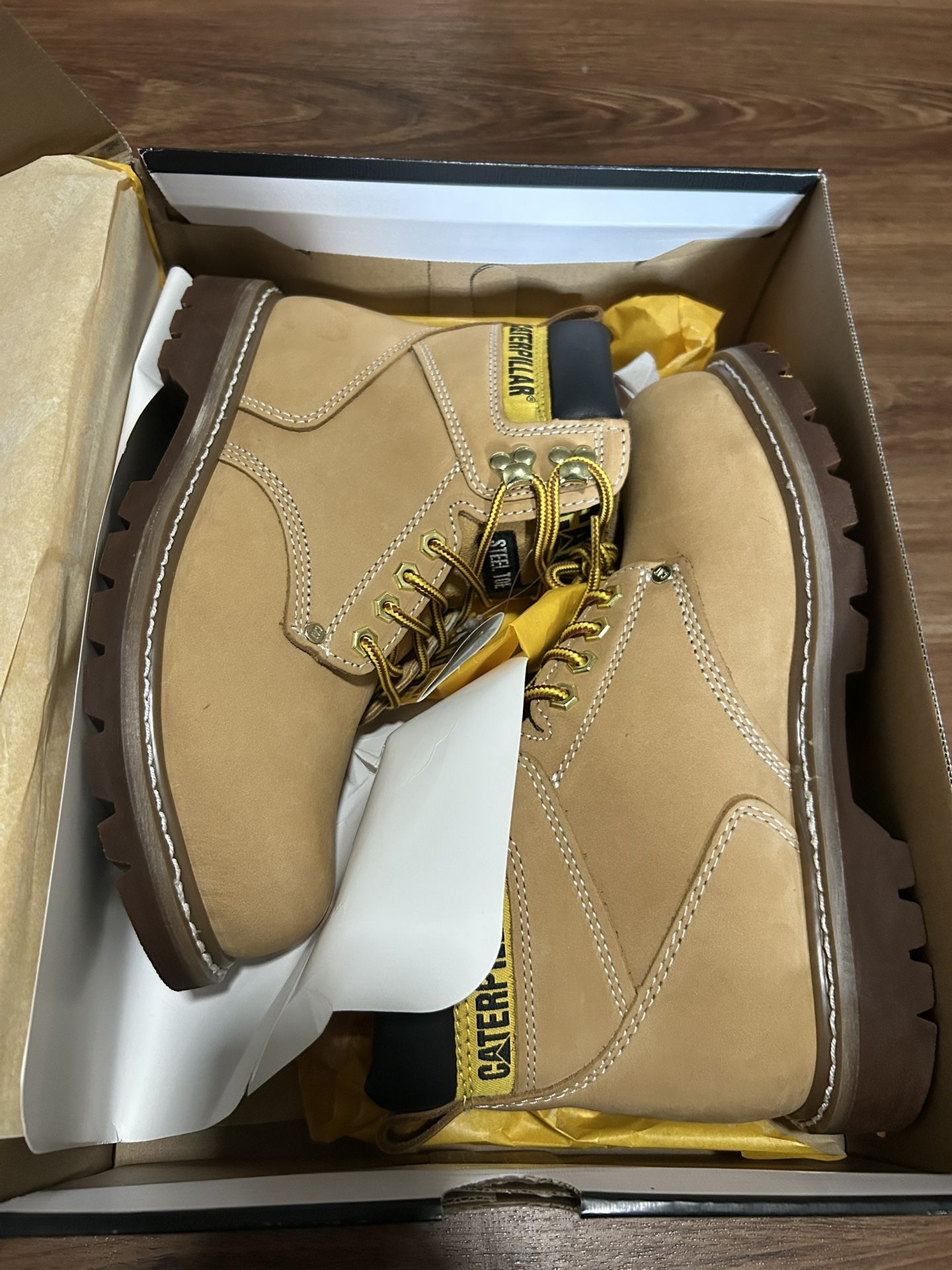 CAT STEEL TOE WORK BOOTS NEW NEVER WORN