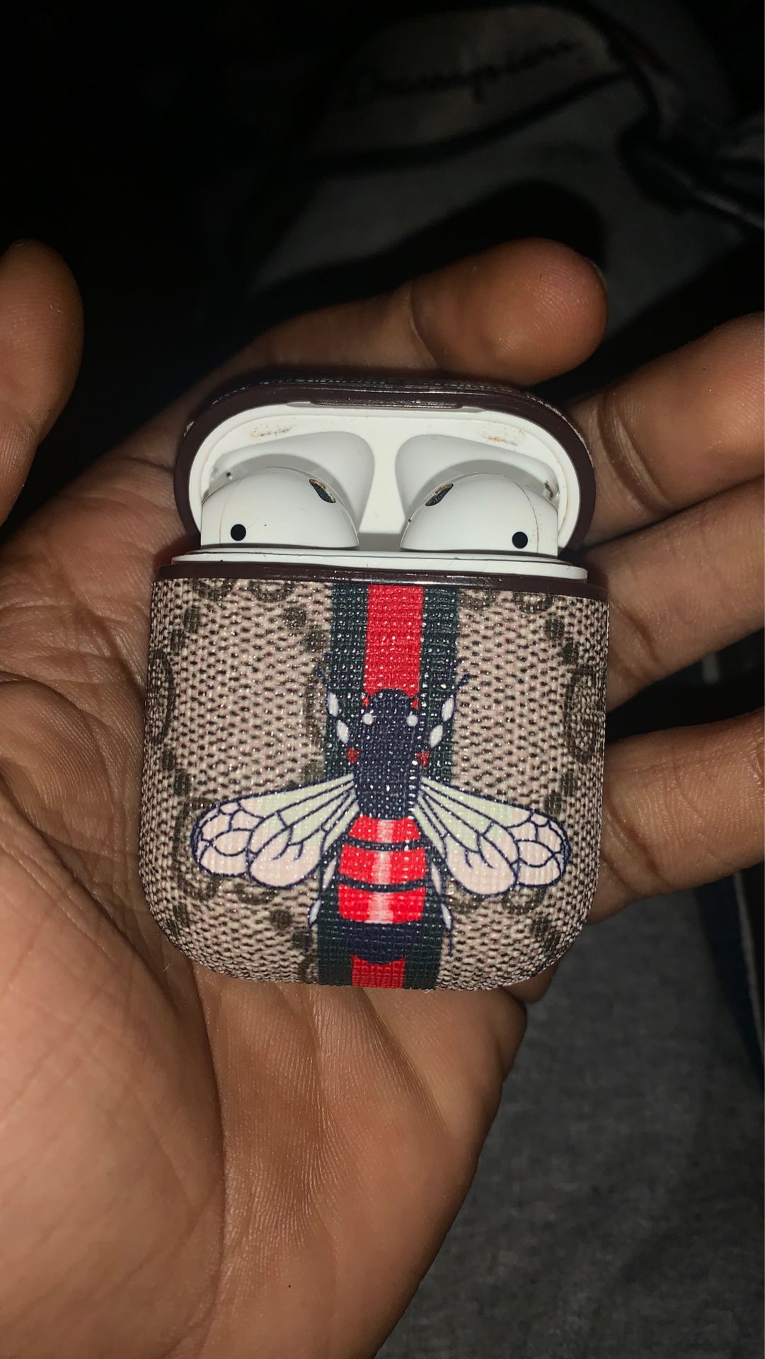 Good condition AirPods for sale !!! Deluxe package w real Gucci case