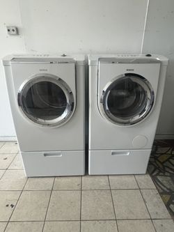 Washer And Dryer Bosch  27”