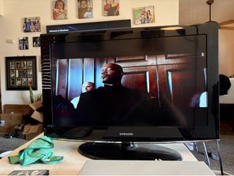 32” samsung ln32a450c1d TV television
