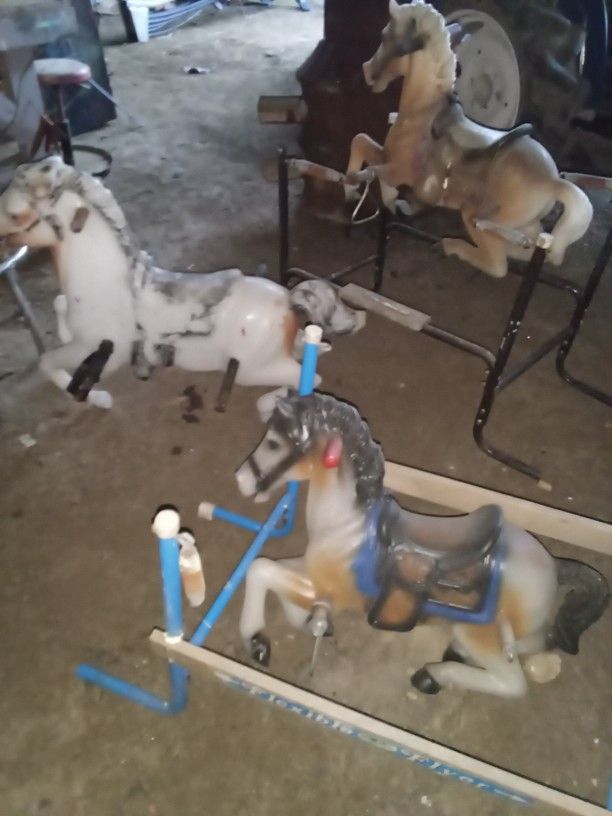 3 Bouncy Spring Rocking Horses With 2 Stands And 3 Horses .Buying Everything For The Price
